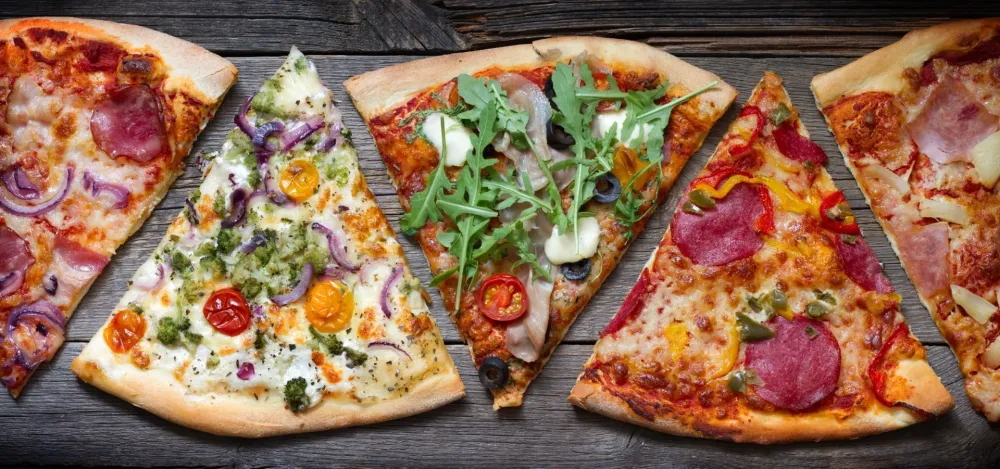 Plusieurs Pizzas coupé